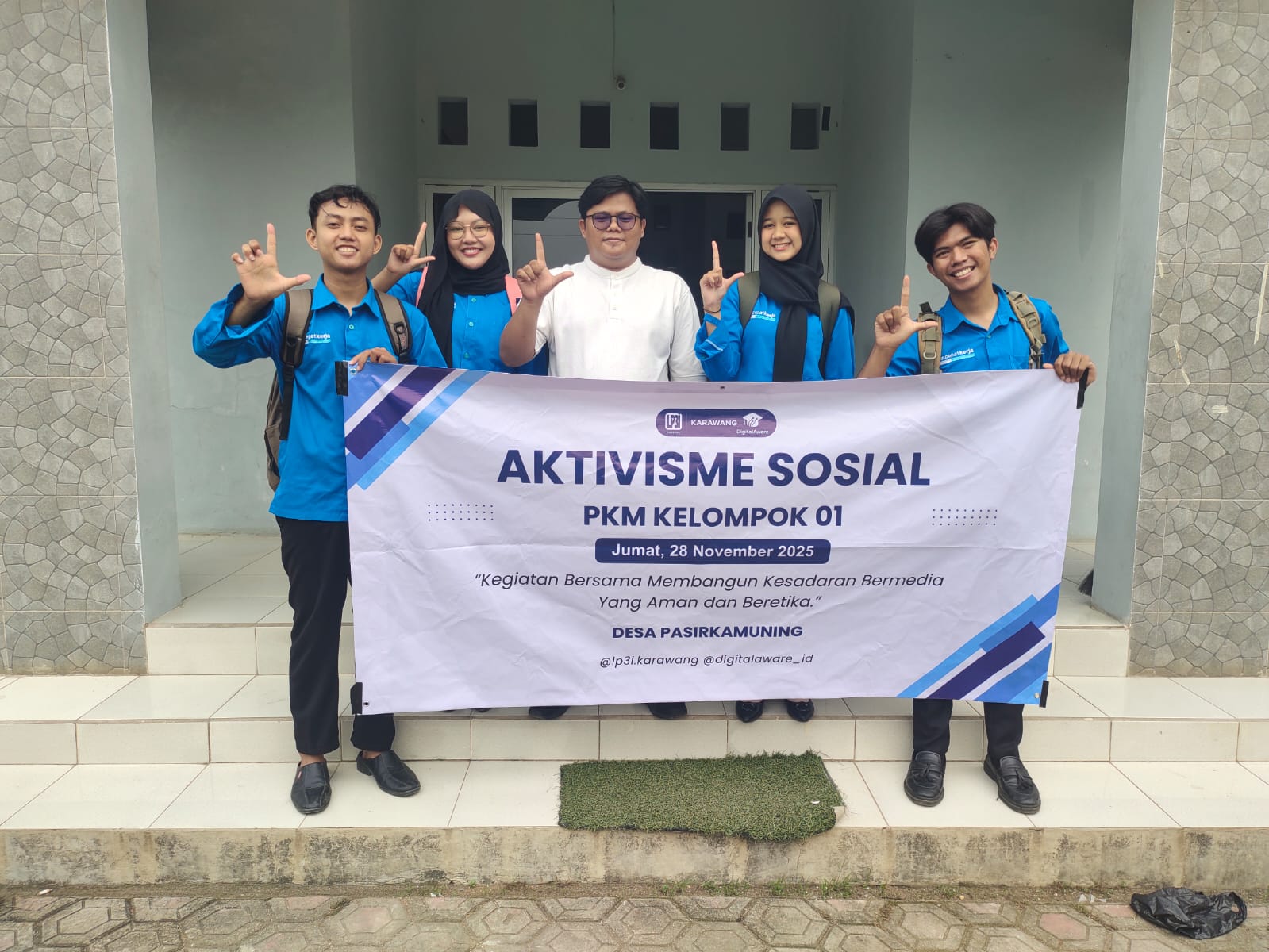 Foto Bersama Kegiatan PKM Pasirkamuning